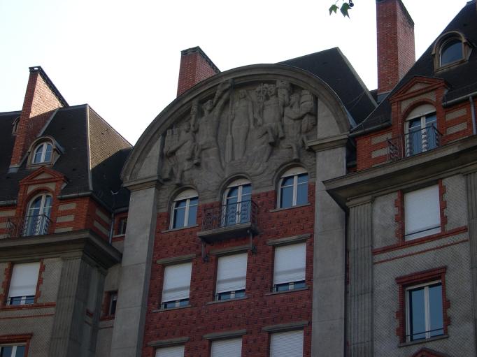  façade sculptée (sur les quais de la Seine)